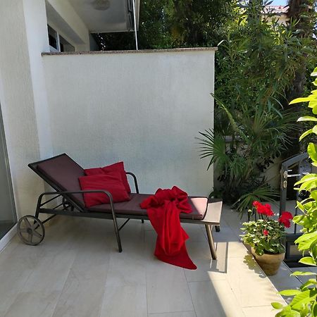 Apartments Antonija Малинска Экстерьер фото