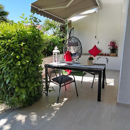 Apartments Antonija Малинска Экстерьер фото