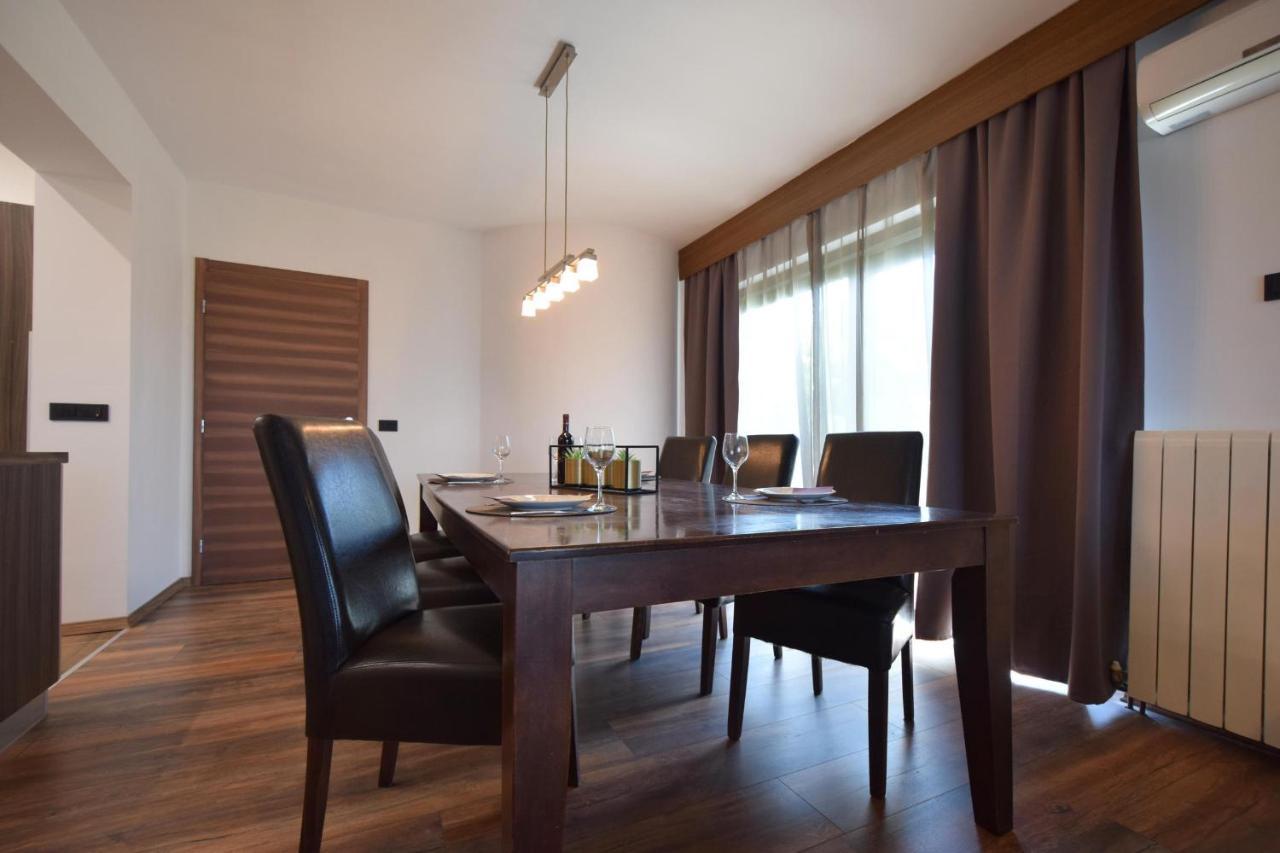 Apartments Antonija Малинска Экстерьер фото