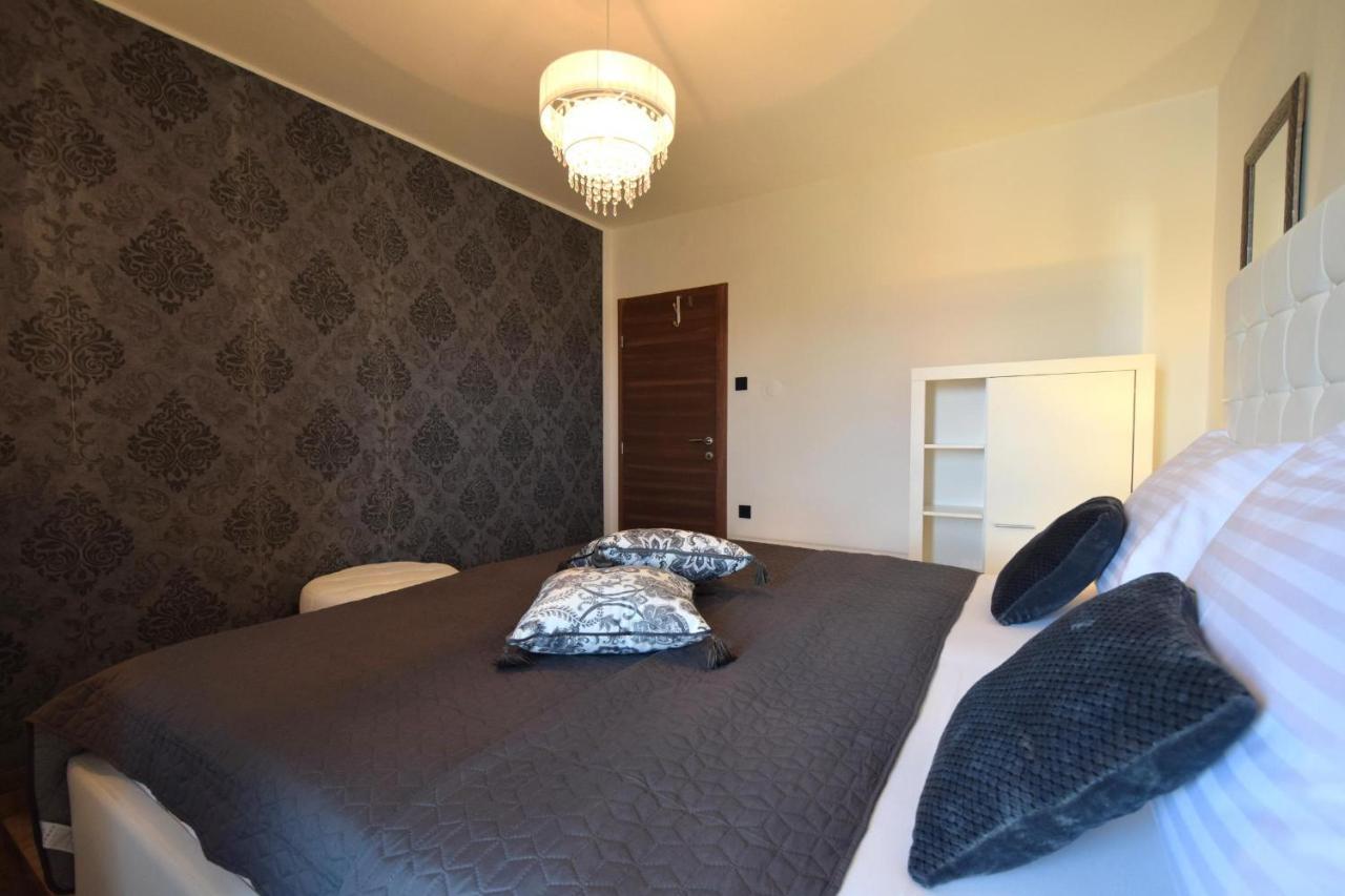Apartments Antonija Малинска Экстерьер фото