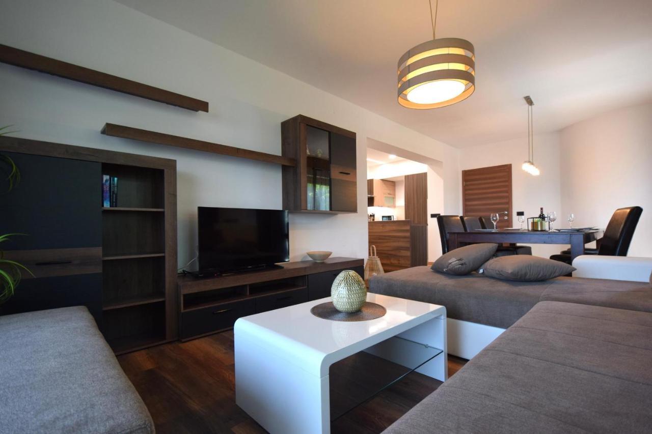 Apartments Antonija Малинска Экстерьер фото