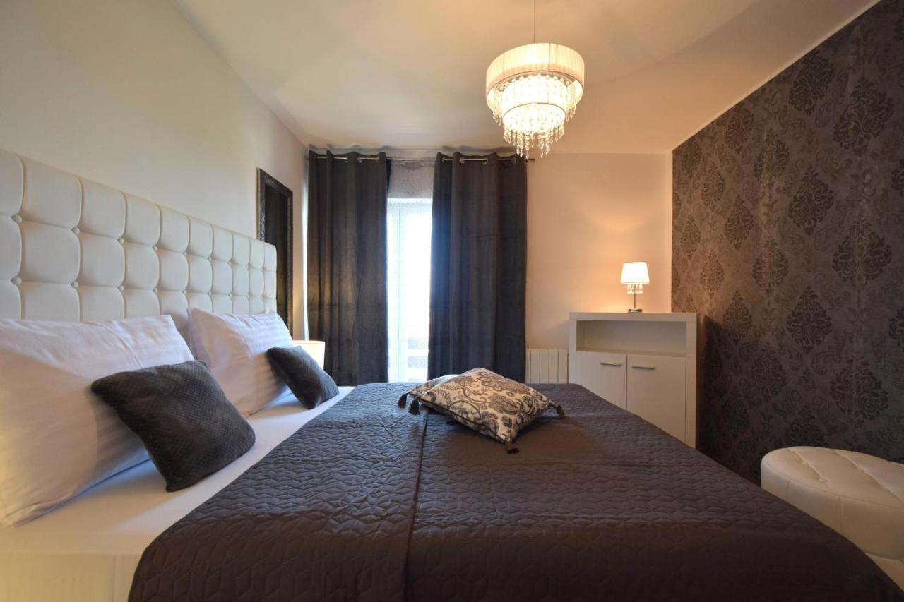 Apartments Antonija Малинска Экстерьер фото