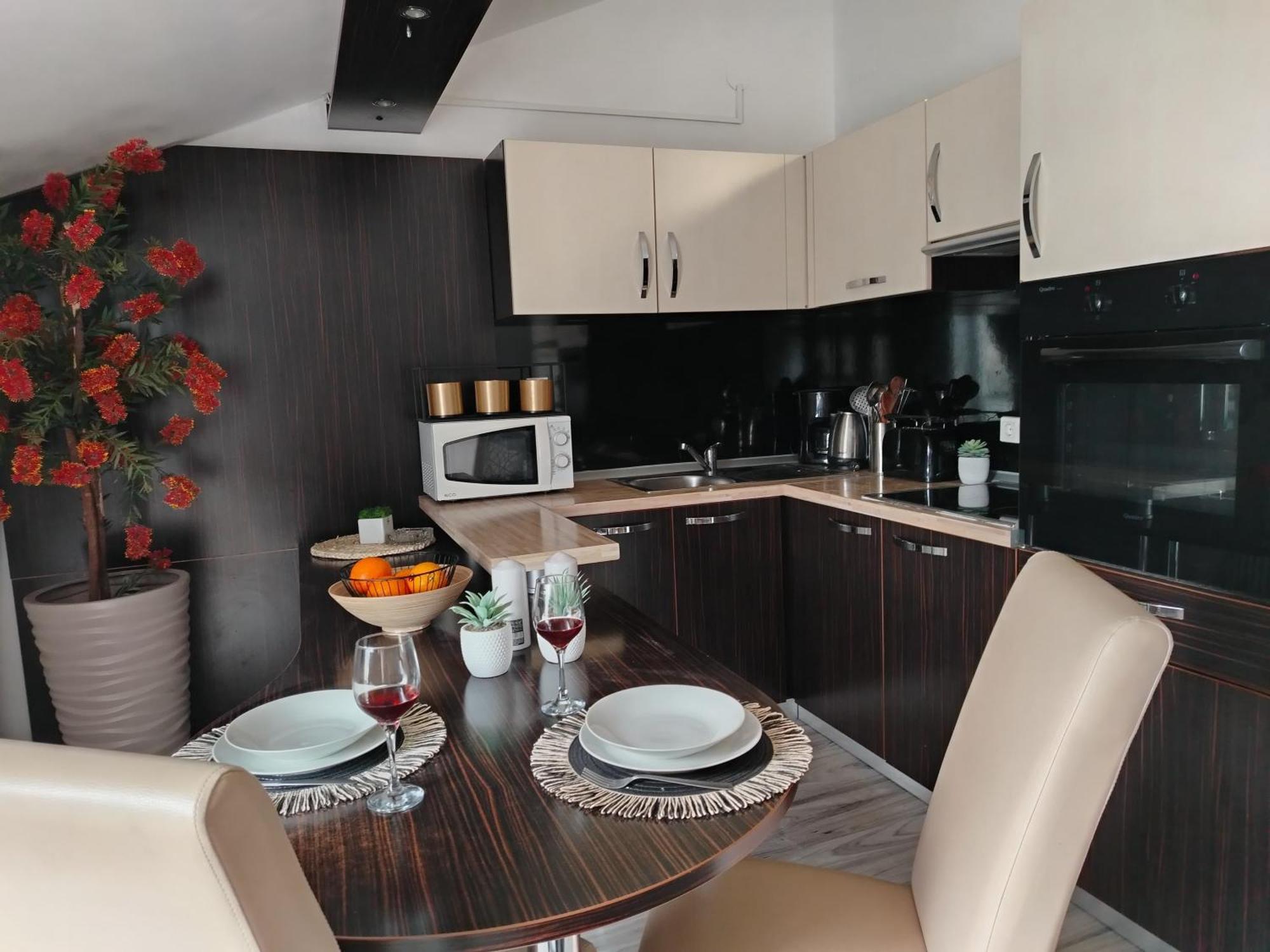 Apartments Antonija Малинска Экстерьер фото